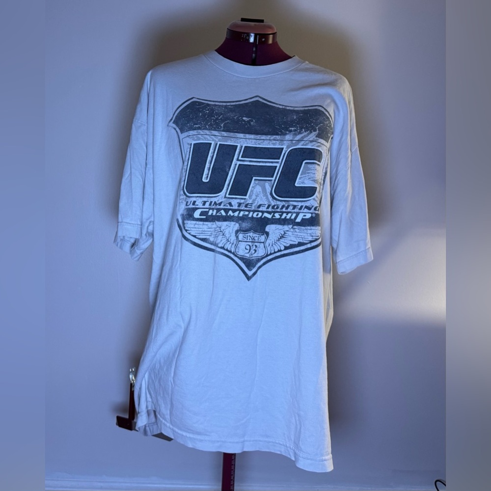Vintage 2000’s UFC “SINCE 93” Y2K t-shirt